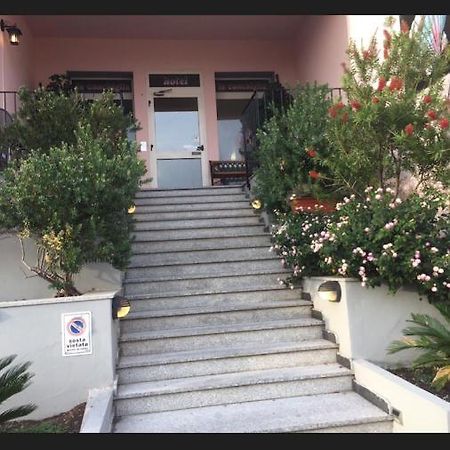 Hotel La Conchiglia La Maddalena  Ngoại thất bức ảnh