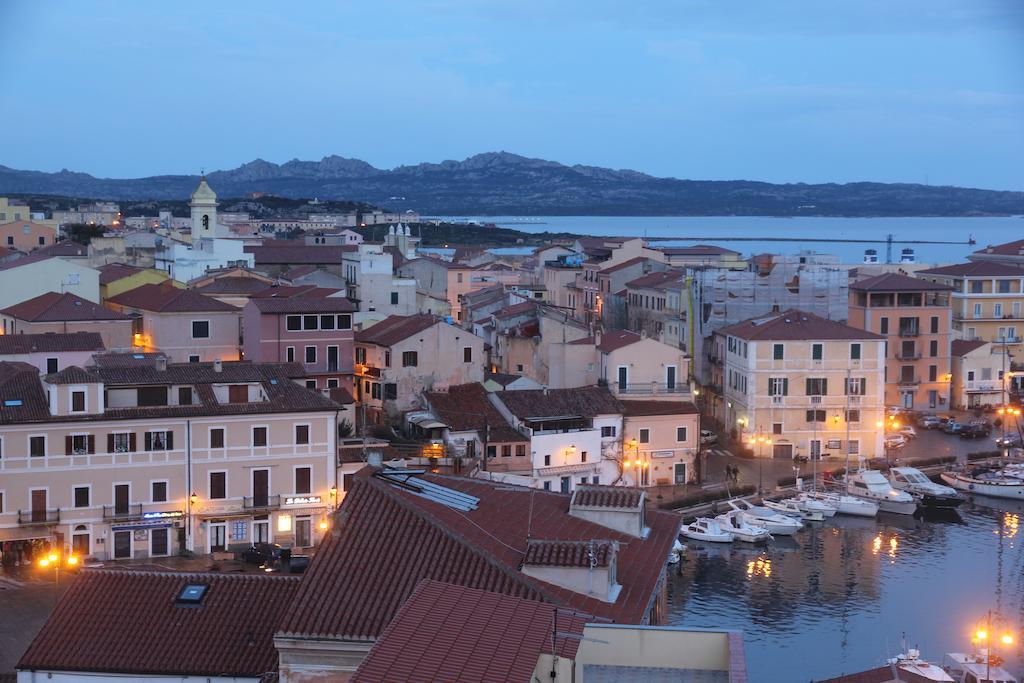 Hotel La Conchiglia La Maddalena  Ngoại thất bức ảnh