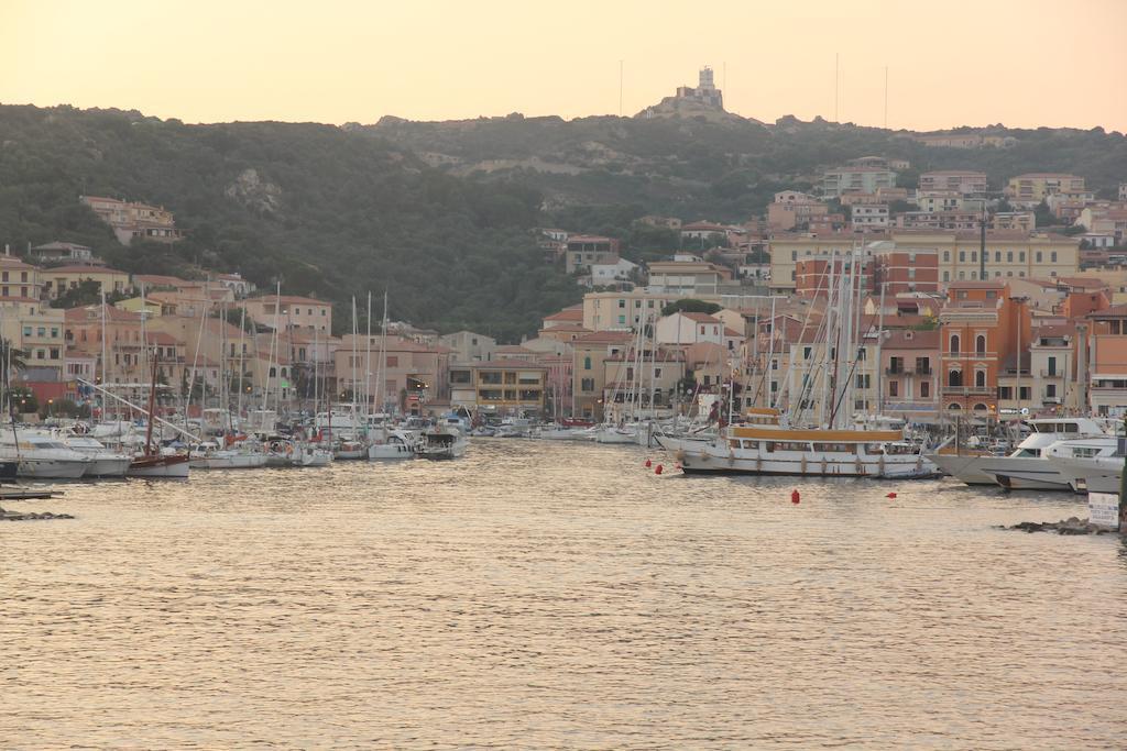 Hotel La Conchiglia La Maddalena  Ngoại thất bức ảnh