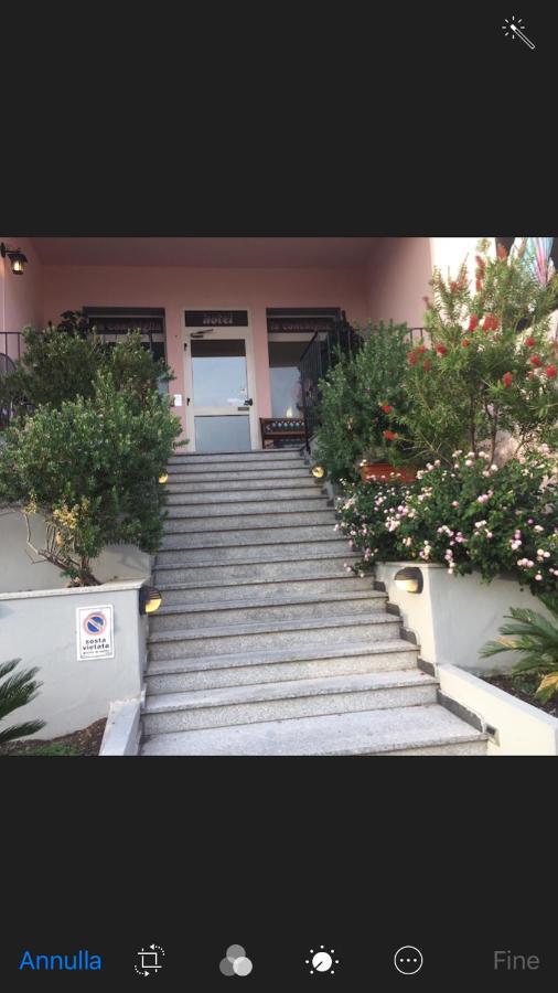 Hotel La Conchiglia La Maddalena  Ngoại thất bức ảnh